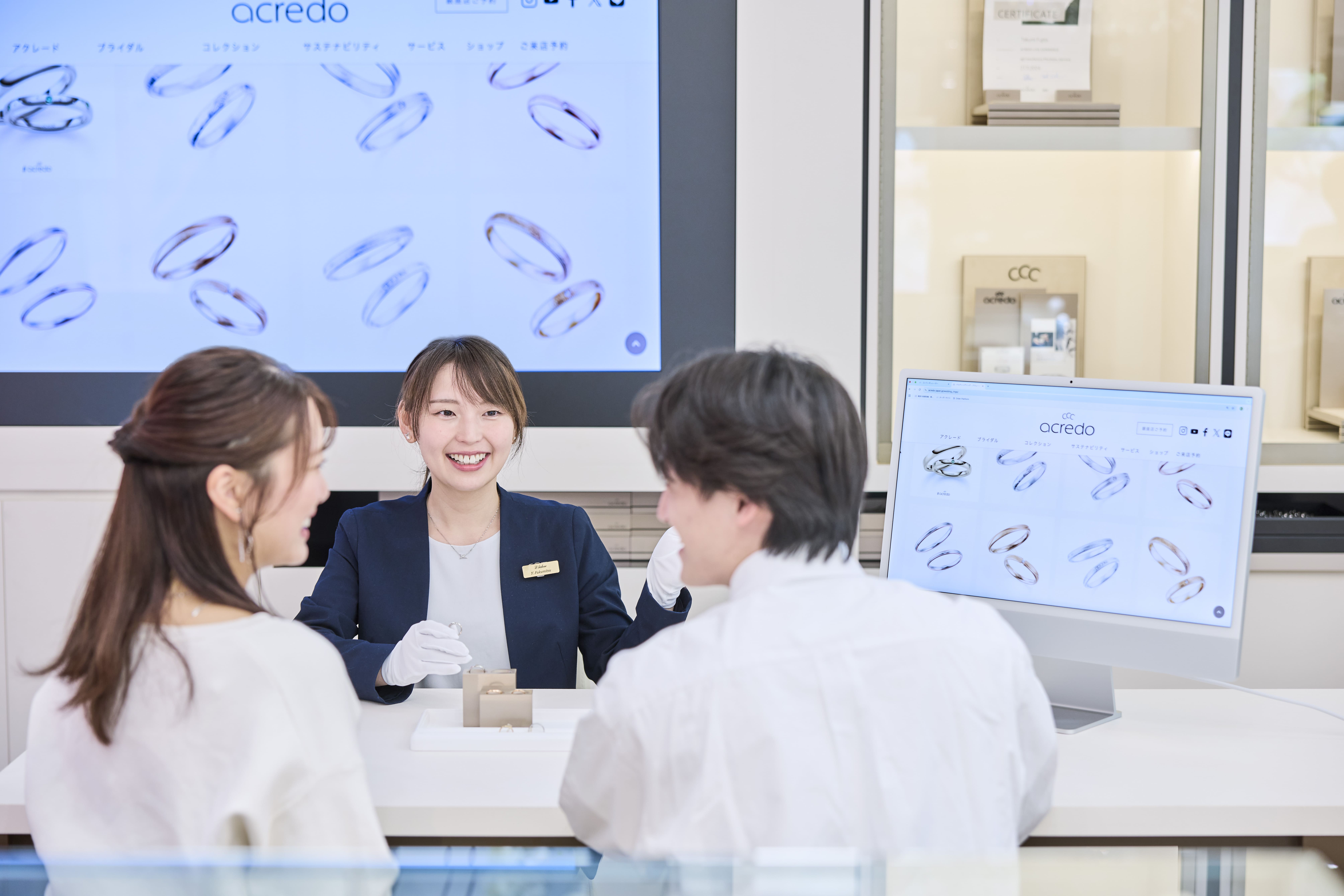 エルサカエブライダルでの接客の様子